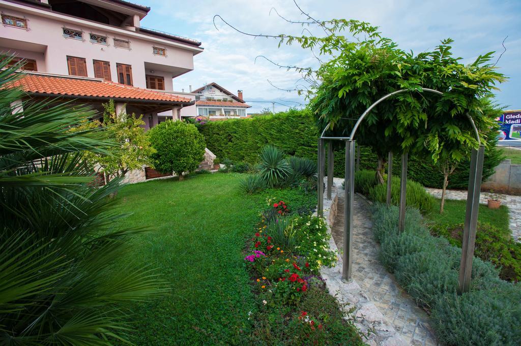 Villa Amalija Sukošan Екстериор снимка